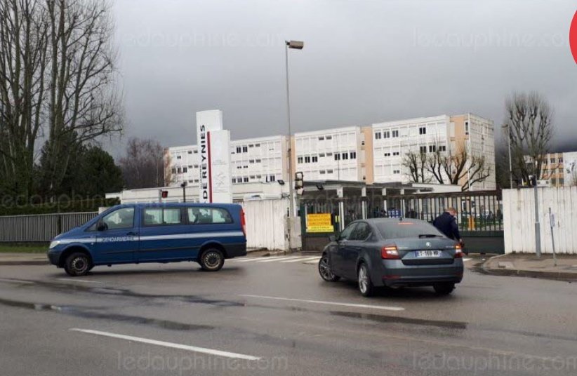 Driver tries to drive vehicle into a group of French soldiers in Varces: None hurt, manhunt underway   