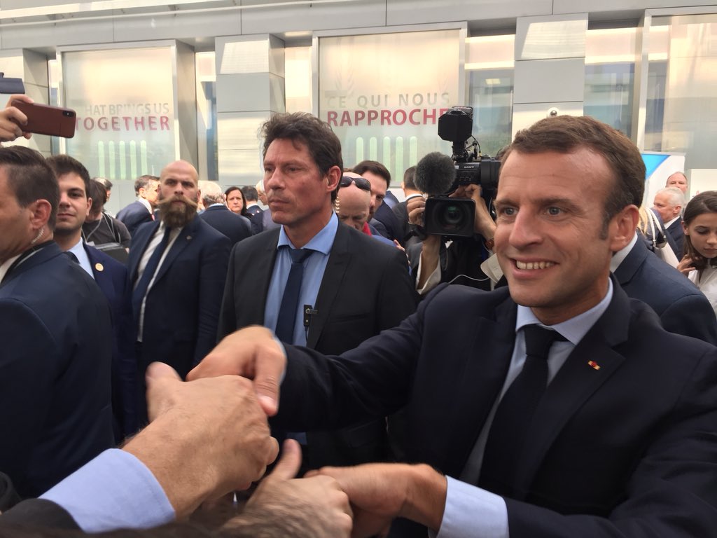 France's @EmmanuelMacron shaking hands as he arrives at OCDE annual meeting to give speech