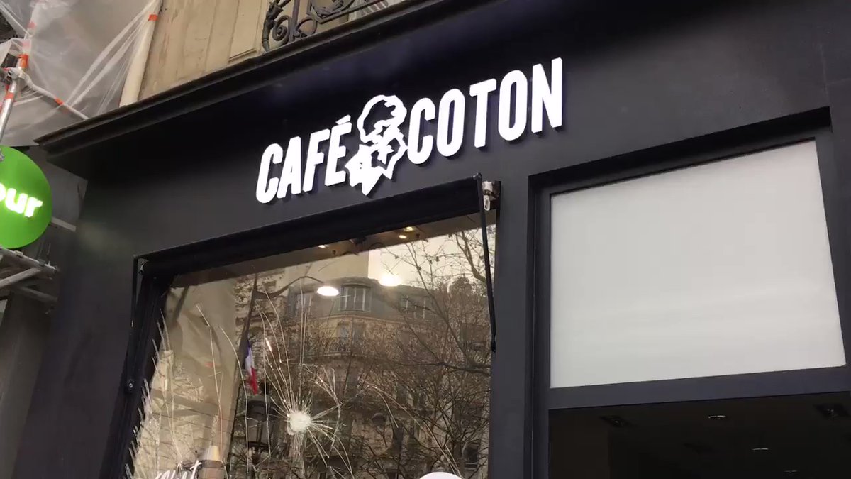 Café Coton at Avenue de Friedland, Paris was damaged by Yellow vests rioters