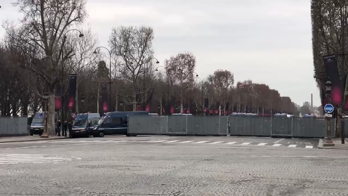 The bottom of the #ChampsElysees is blocked by a police baricade ahead of the possible #GiletJaunes protests what might happen or not today in Paris #ActeIX   