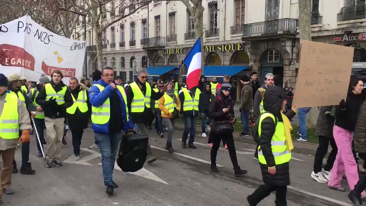 Massive crowds of Gilets Jaunes protestors marching in the French city of Lyon in the ActeXI protests. Video Credit: @leprogresrhone   