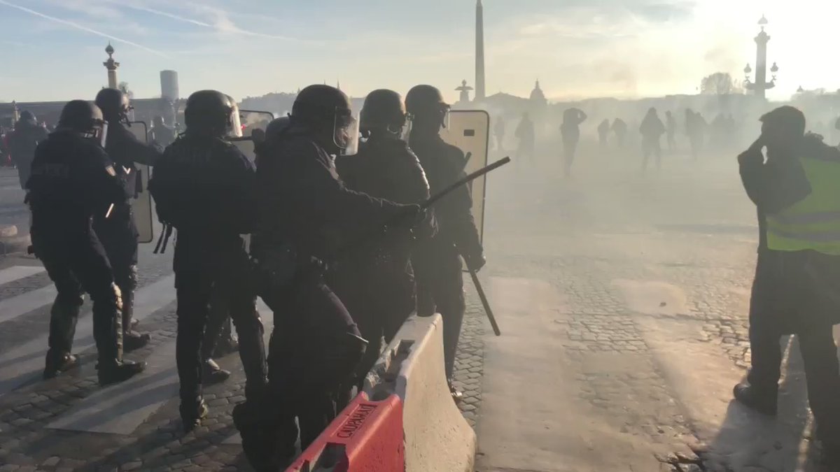 Paris - Tensions between police and protesters Greve Generale 5 February