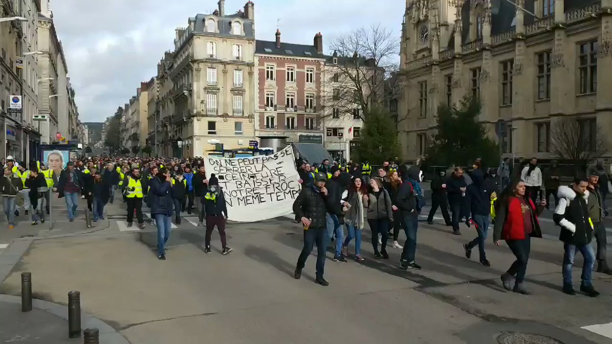 ActXIII Yellow Vests in Rouen: new count at 14:30. Between 700 and 800 protesters. Arrival place of the Old Market.