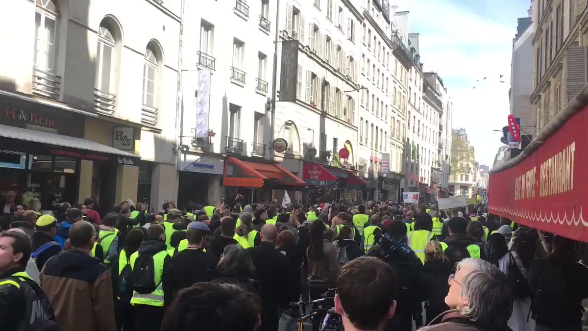Departure of the Act 21 of the Yellow Vests movement this Saturday, April 6th in Paris on the Place de la République in direction La Défense. Another planned event from Montparnasse to La Villette.