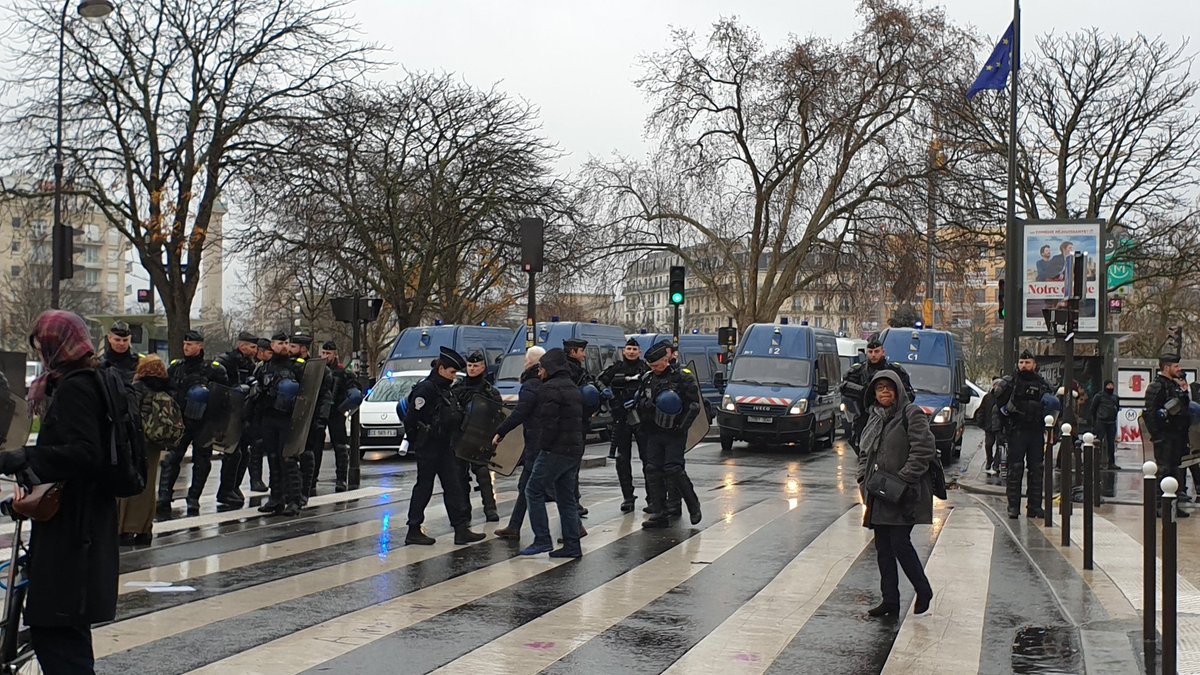 Police deployed in Paris 