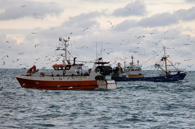 France on Saturday ignored Britain's plans to deploy warships to protect its fishing rights following a possible no-deal Brexit. Keep calm and carry on (Élysée)
