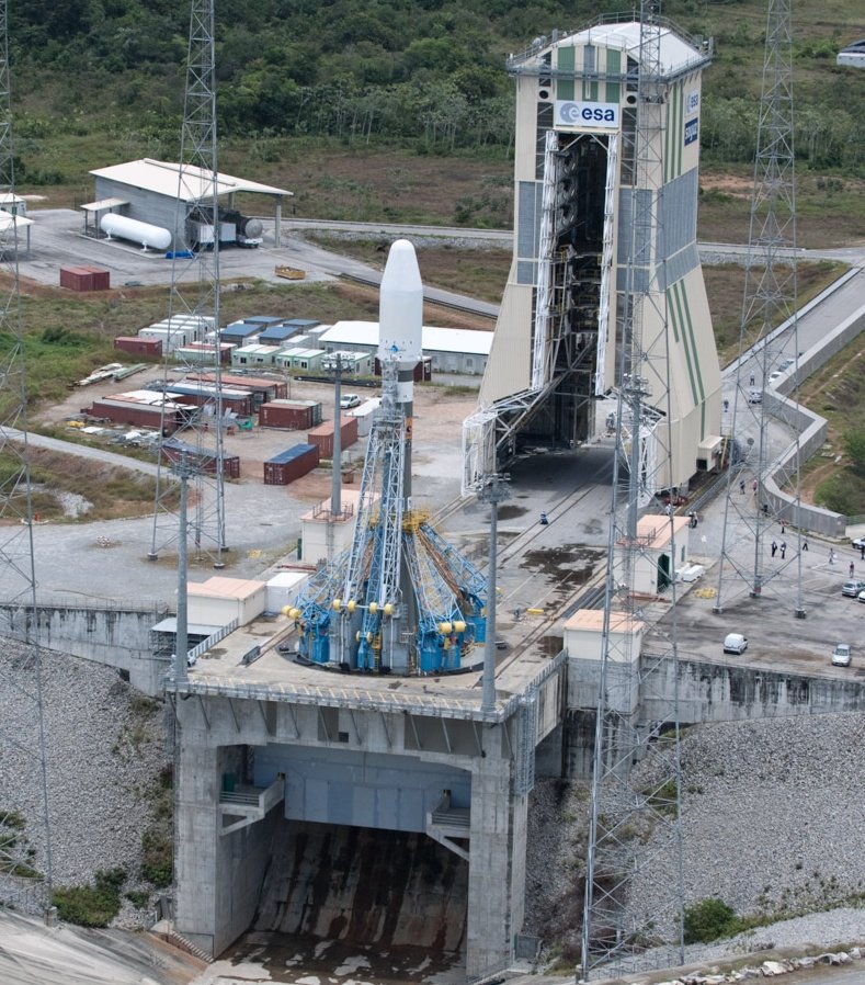 Soyuz processing on track for a 28 December liftoff with the CSO2 military satellite for France