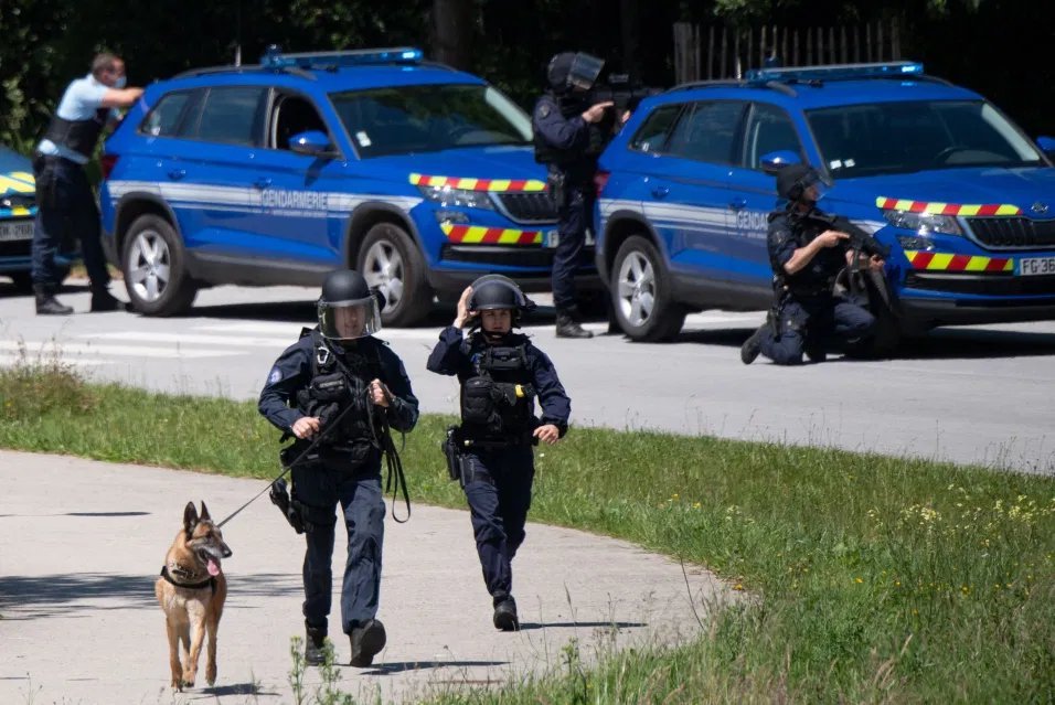 Nantes attacker, identified as 40-year-old French-born man named Ndiaga Dieye, obtained the gun he used in the firefight from the policewoman he stabbed. Dieye reportedly converted to Islam in prison in 2016 and reported for radicalization prior to release