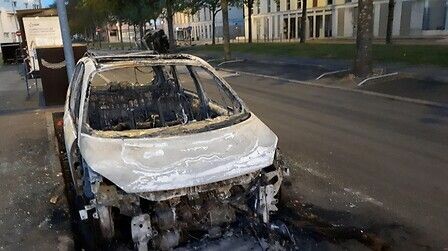 Nantes: clashes and 41 vehicles burned during New Year's Eve