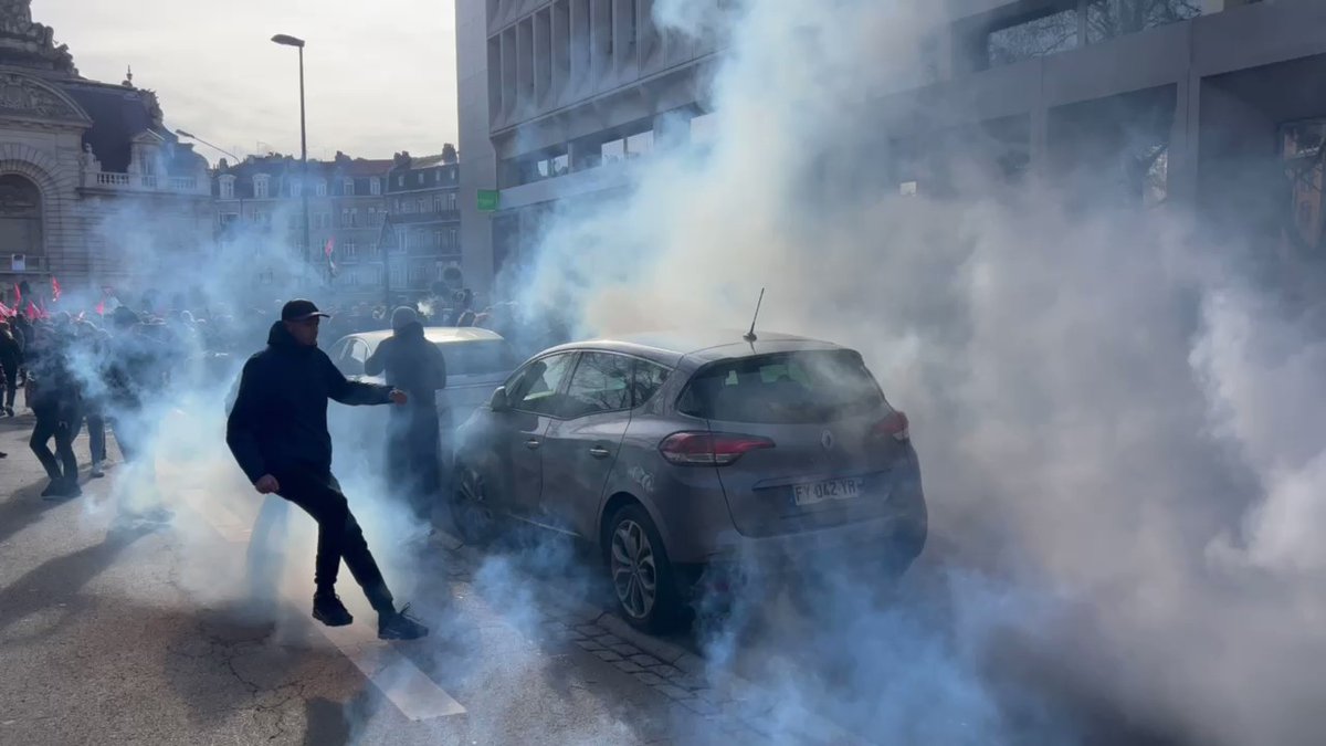 Présidentielle 2022 : incidents en cours à Lille avant le meeting d'Éric Zemmour. Plusieurs interpellations, tirs de gaz lacrymogène