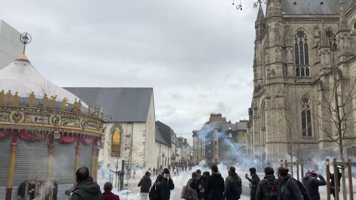 Place Sainte Anne is drowned in tear gas launched by the police to disperse the demonstrators. People are checked as they leave the square