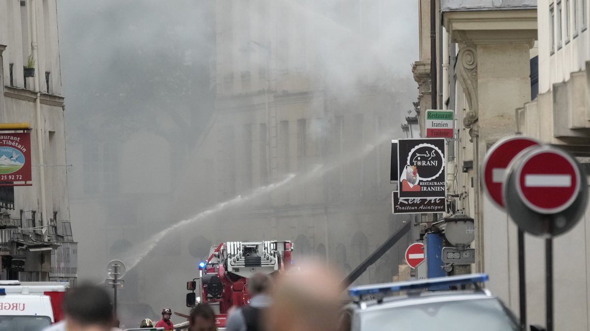 Strong explosion in Paris damages buildings; 16 injured