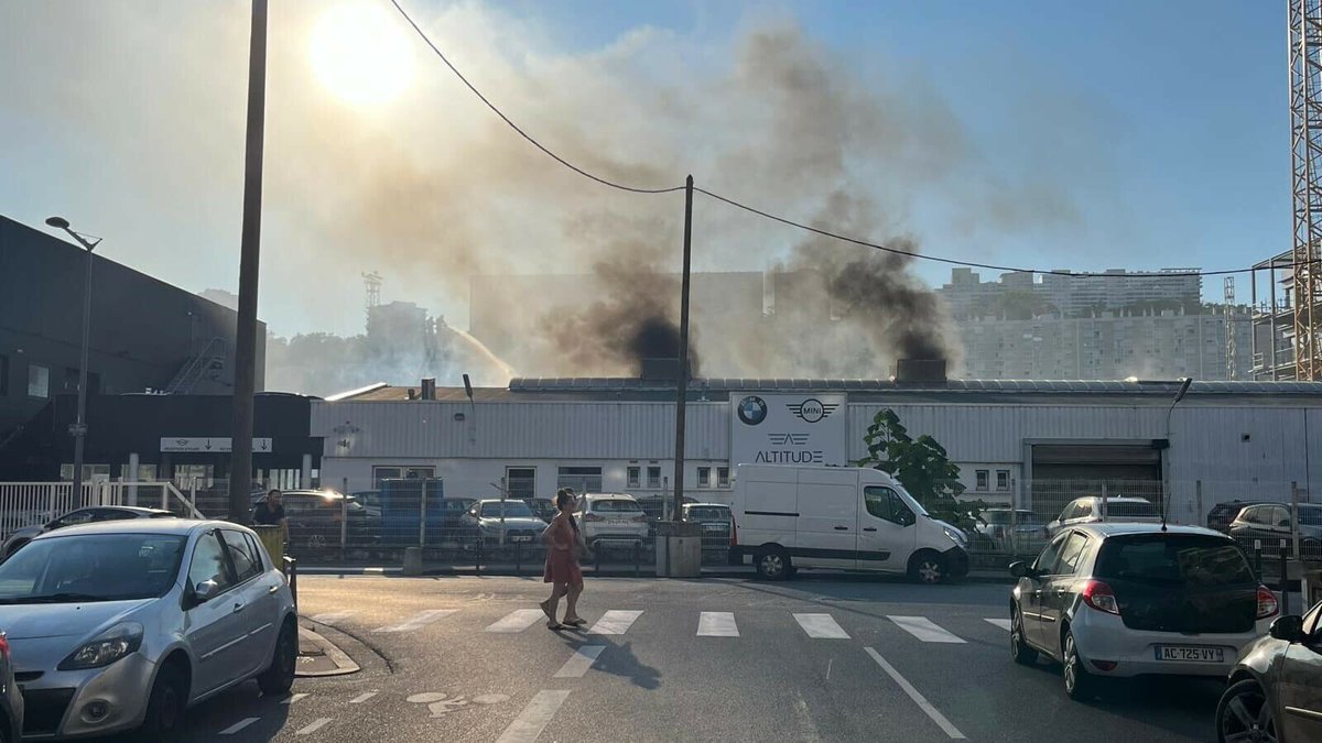 Lyon: a fire in progress in a car dealership in the 9th arrondissement, many firefighters mobilized