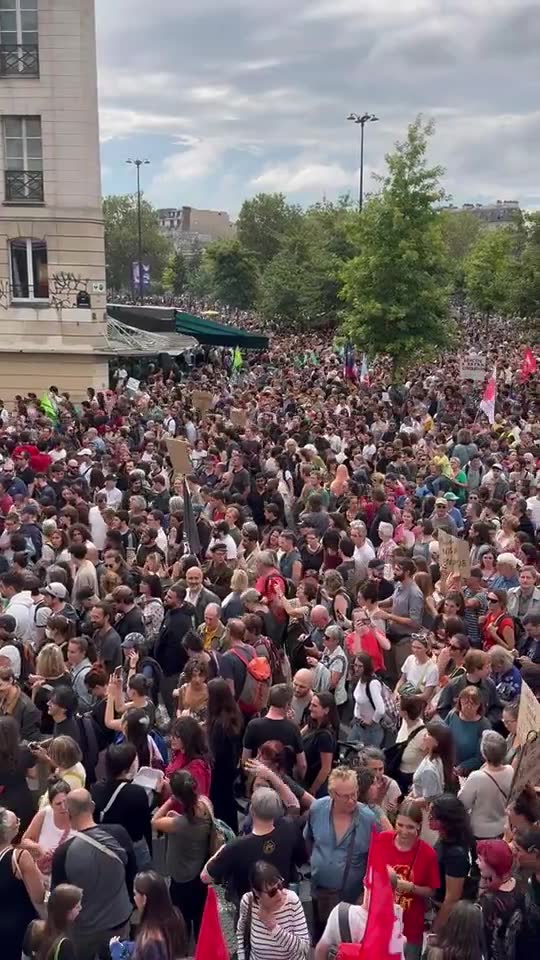 Manifestation à Paris contre Emmanuel Macron à la Bastille