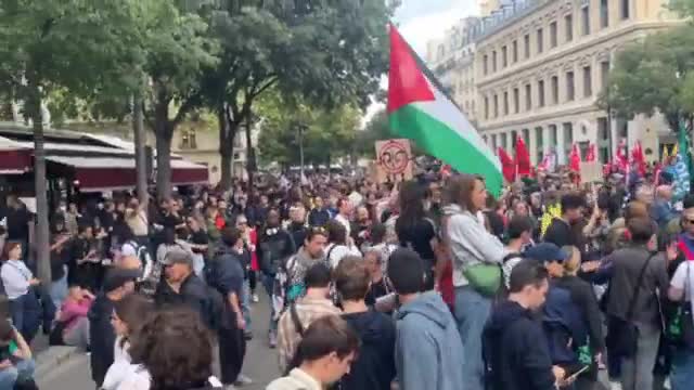 Thousands of people gathered at Place du Châtelet, Gare du Nord and Place de la République before all the processions converged.