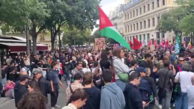 Thousands of people gathered at Place du Châtelet, Gare du Nord and Place de la République before all the processions converged.