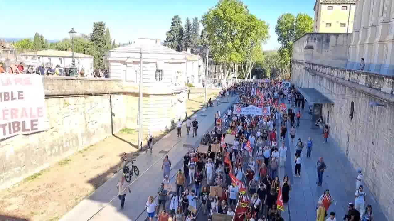 Thousands of people are currently demonstrating in Montpellier for social justice and a rolling strike.