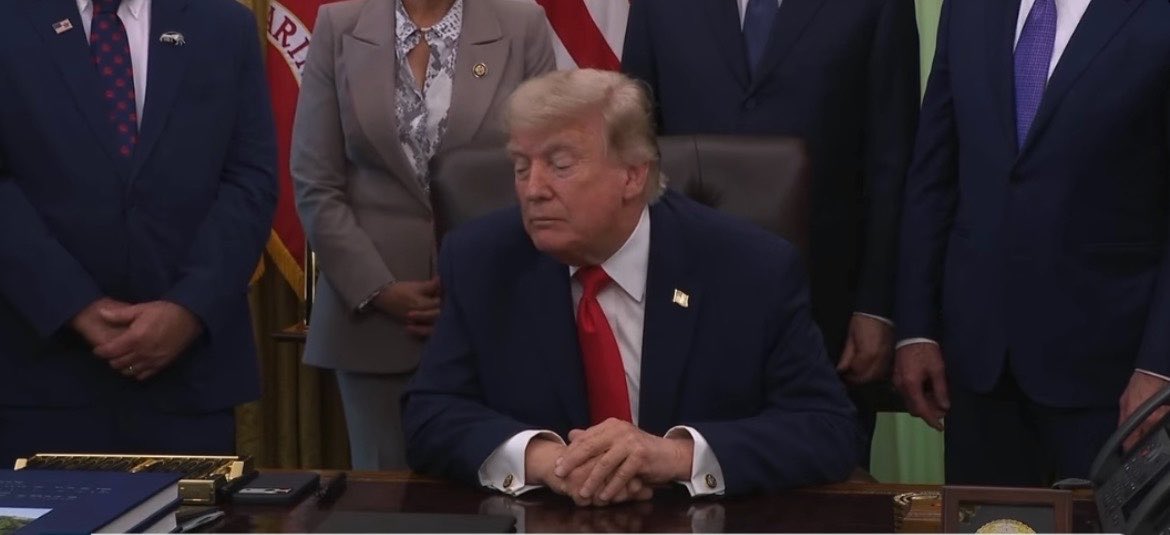 Following the announcement of a peace deal between the U.S. and Iran, U.S. President Donald J. Trump left for France a few hours ago to participate in the G7 Summit at the resort, Evian-les-Bains. A number of leaders, including French President Emmanuel Macron have voiced their desire for the G7 framework to do all they can to maintain a tenable peace and ensure the Strait of Hormuz stays open