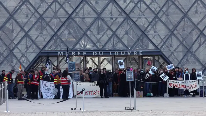 Les autorités françaises annoncent l'interdiction des rassemblements à Marseille aujourd'hui, suite à des actes de violence.